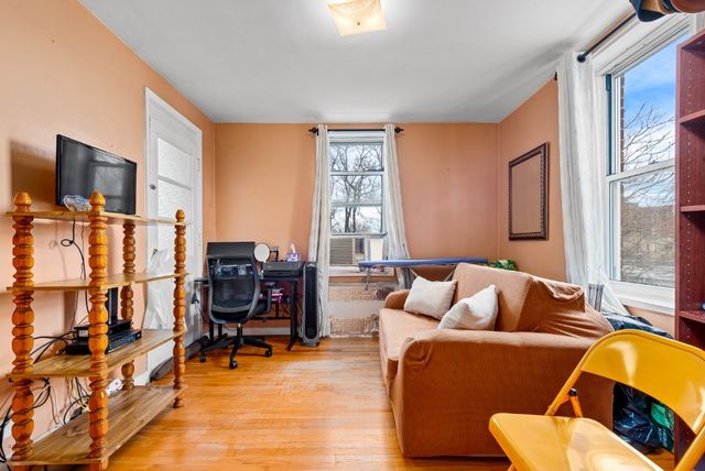 6011 Broadway Apt 3C, New York City, NY 11377