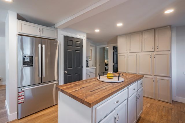 29 Shore Drive, Goffstown, NH 03045