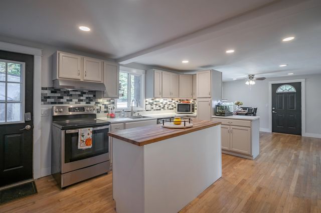 29 Shore Drive, Goffstown, NH 03045