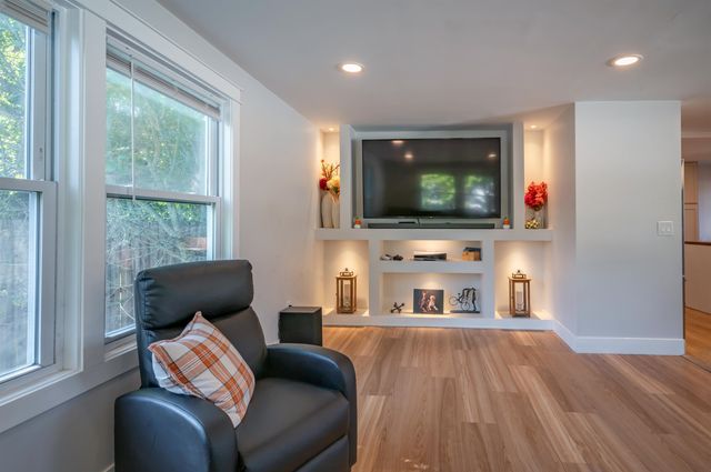 29 Shore Drive, Goffstown, NH 03045