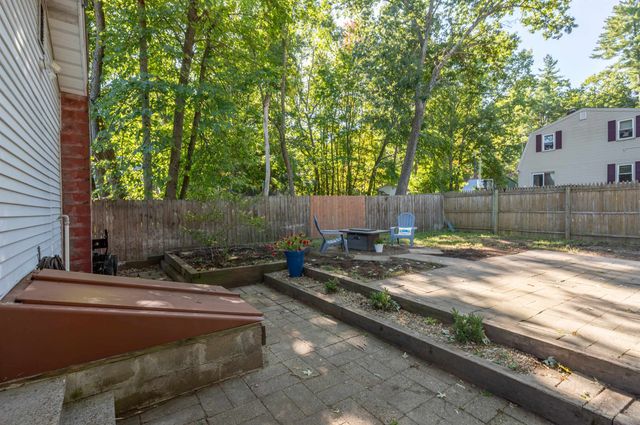 29 Shore Drive, Goffstown, NH 03045