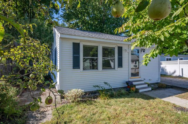 29 Shore Drive, Goffstown, NH 03045