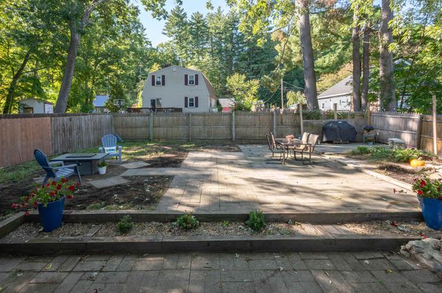29 Shore Drive, Goffstown, NH 03045