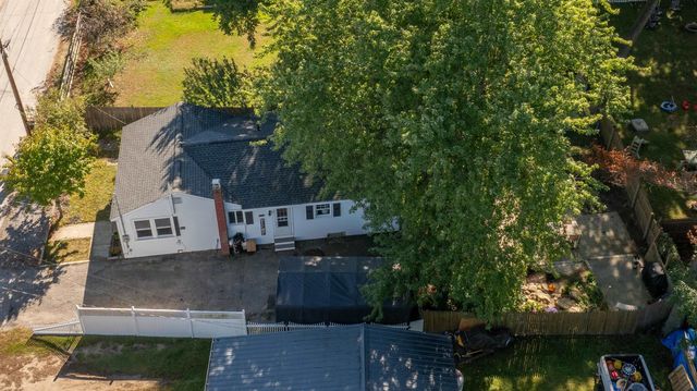 29 Shore Drive, Goffstown, NH 03045
