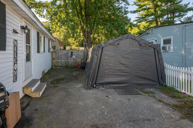 29 Shore Drive, Goffstown, NH 03045