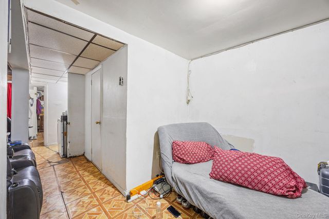 927 E 35th Street, Brooklyn, NY 11210