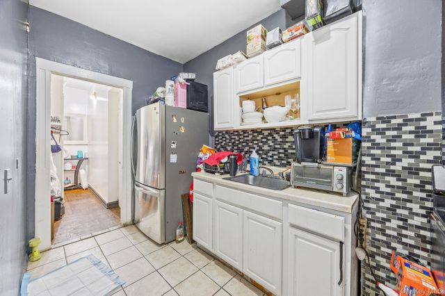 927 E 35th Street, Brooklyn, NY 11210