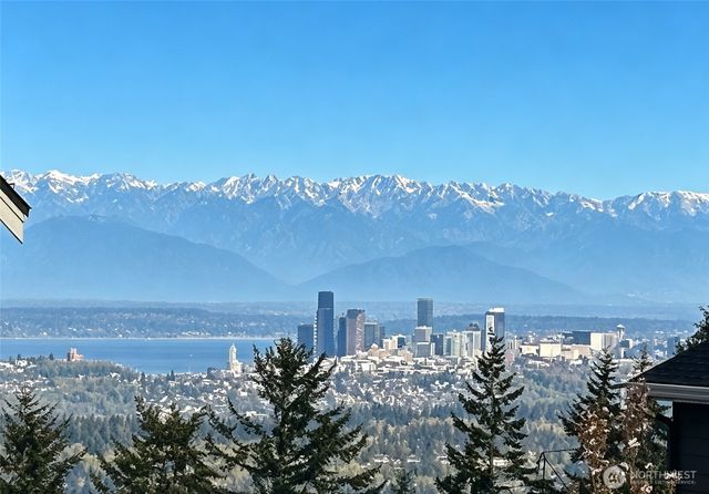 7050 171st Avenue SE, Bellevue, WA 98006