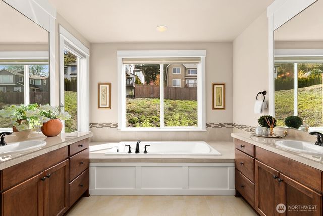7050 171st Avenue SE, Bellevue, WA 98006