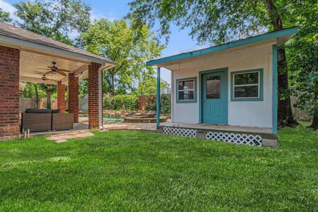 32806 W Westwood Square West Drive, Magnolia, TX 77354
