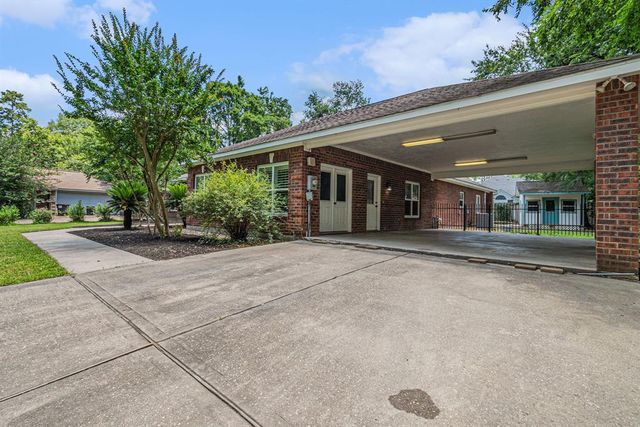 32806 W Westwood Square West Drive, Magnolia, TX 77354