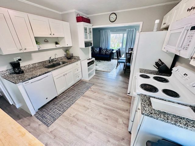 37 Humes Ave, Worcester, MA 01605