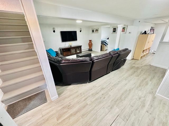 37 Humes Ave, Worcester, MA 01605