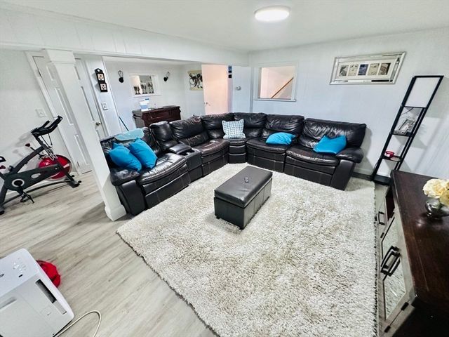 37 Humes Ave, Worcester, MA 01605