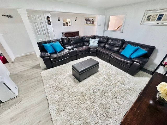 37 Humes Ave, Worcester, MA 01605