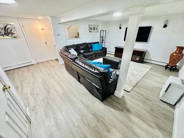 37 Humes Ave, Worcester, MA 01605