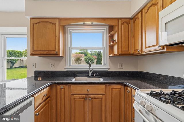 9 TURNER CT, Sewell, NJ 08080