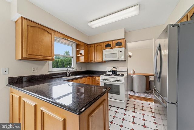 9 TURNER CT, Sewell, NJ 08080