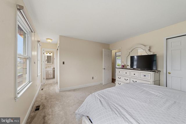 9 TURNER CT, Sewell, NJ 08080