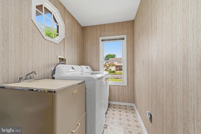 9 TURNER CT, Sewell, NJ 08080