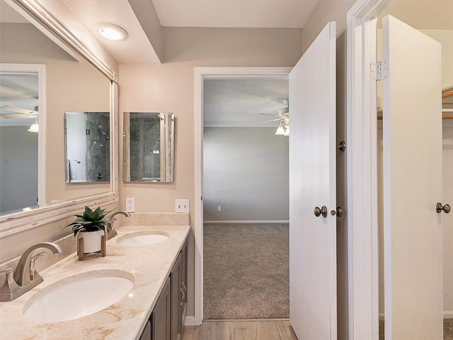 415 Creekmeadow Lane, Lewisville, TX 75067