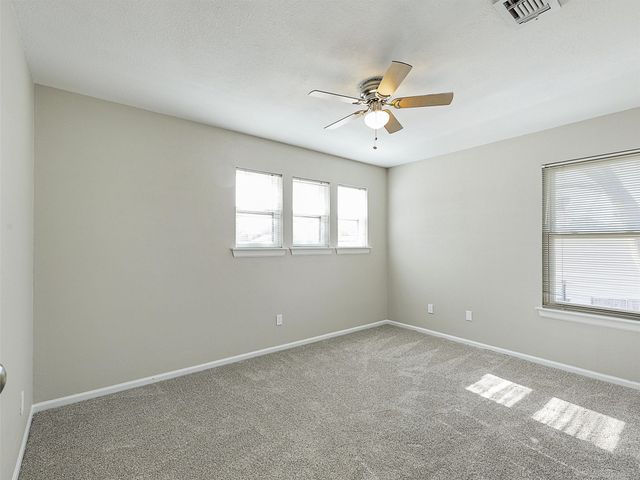 415 Creekmeadow Lane, Lewisville, TX 75067