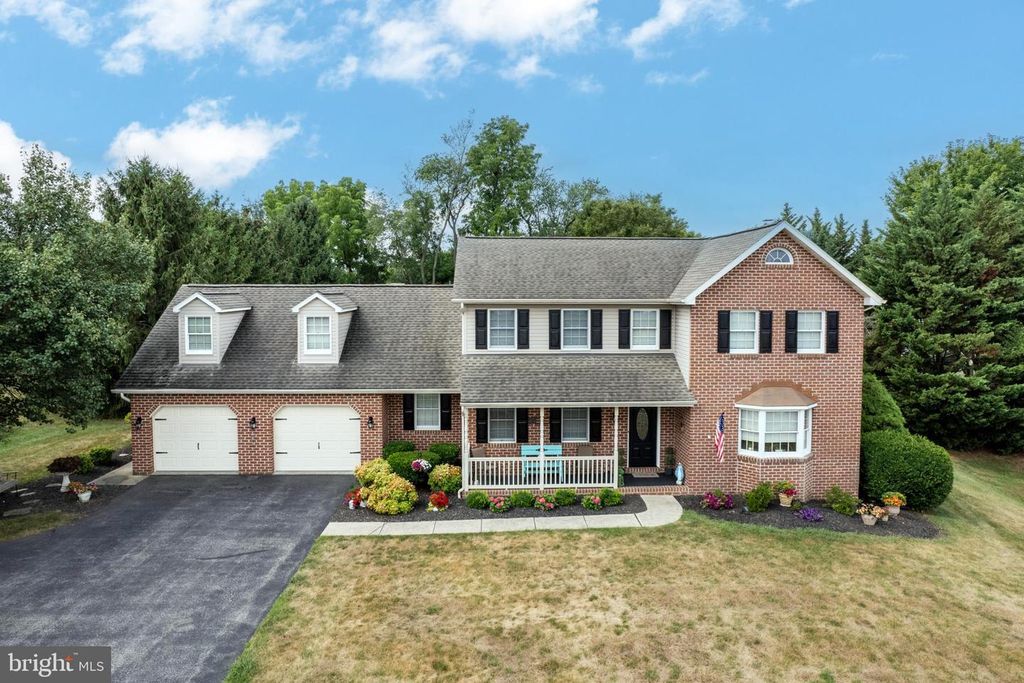 1776 COUNTRY MANOR DR, York, PA 17408