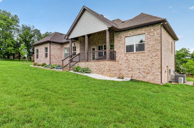 1005 Hiltonwood Blvd, Castalian Springs, TN 37031