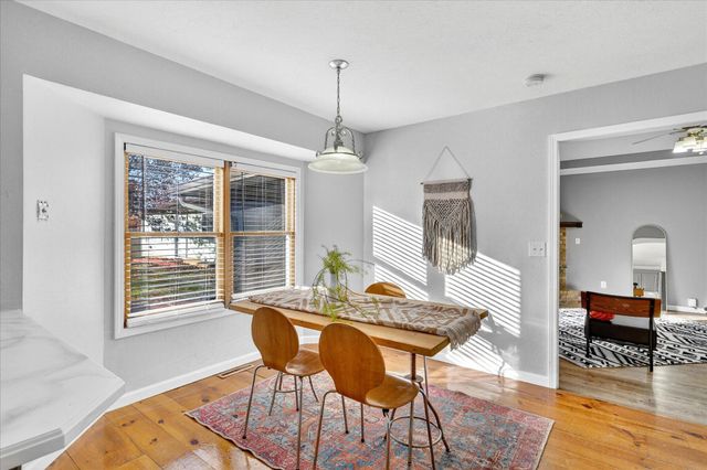 3645 S Ridgecrest Avenue, Springfield, MO 65807