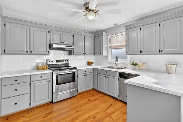 3645 S Ridgecrest Avenue, Springfield, MO 65807