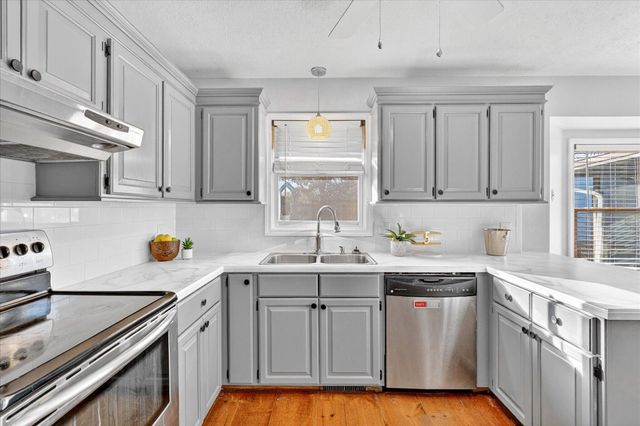 3645 S Ridgecrest Avenue, Springfield, MO 65807