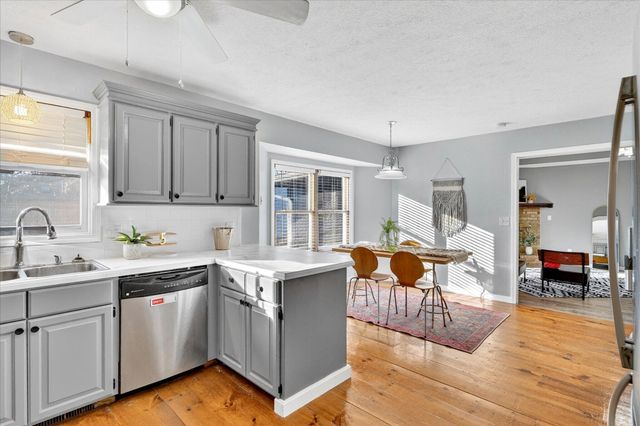 3645 S Ridgecrest Avenue, Springfield, MO 65807