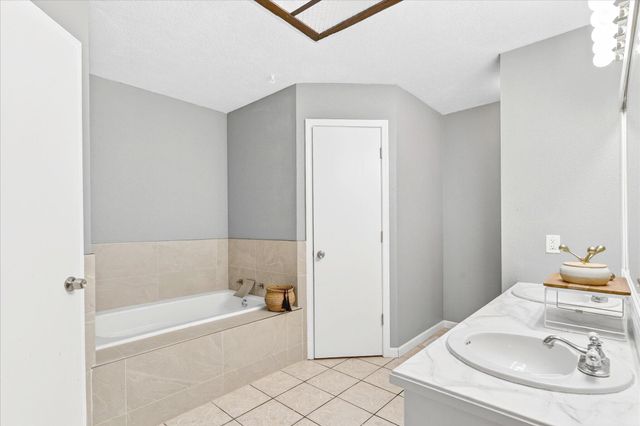 3645 S Ridgecrest Avenue, Springfield, MO 65807