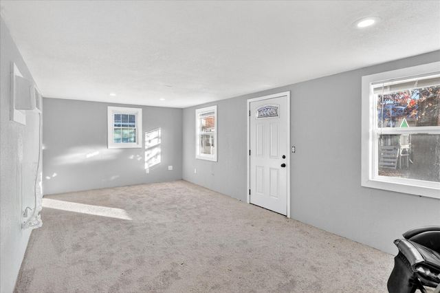 3645 S Ridgecrest Avenue, Springfield, MO 65807