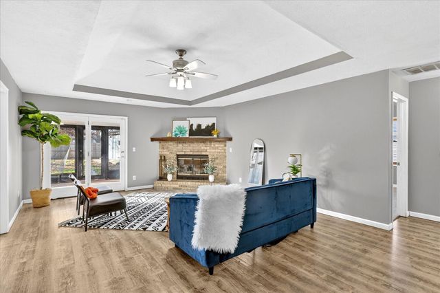 3645 S Ridgecrest Avenue, Springfield, MO 65807