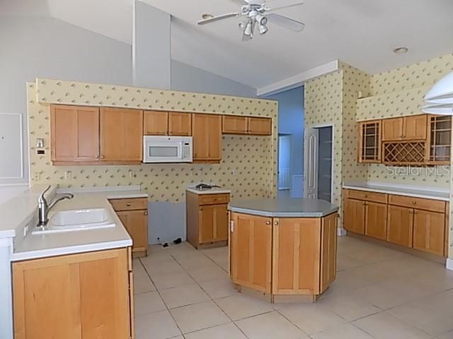 4641 SAMOSET DRIVE, Sarasota, FL 34241