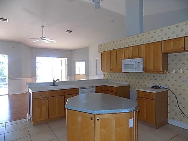 4641 SAMOSET DRIVE, Sarasota, FL 34241