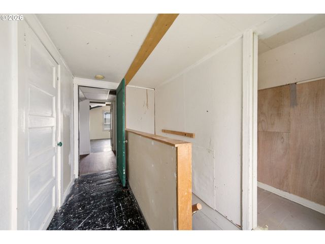 6321 Ne SIMPSON St, Portland, OR 97218