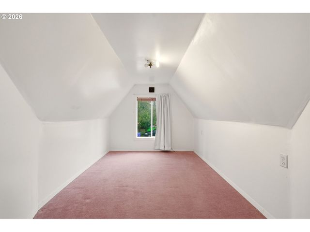 6321 Ne SIMPSON St, Portland, OR 97218