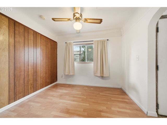 6321 Ne SIMPSON St, Portland, OR 97218