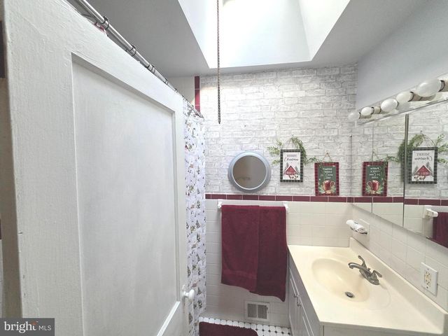 8151 LEON ST, Philadelphia, PA 19136