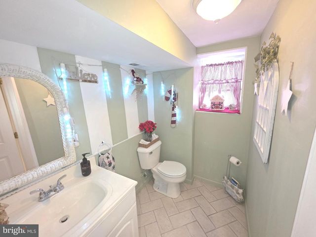 8151 LEON ST, Philadelphia, PA 19136