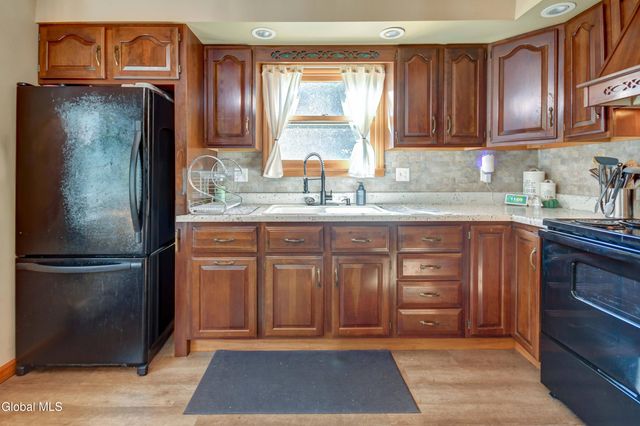 4297 State Highway 10, Ephratah, NY 13452