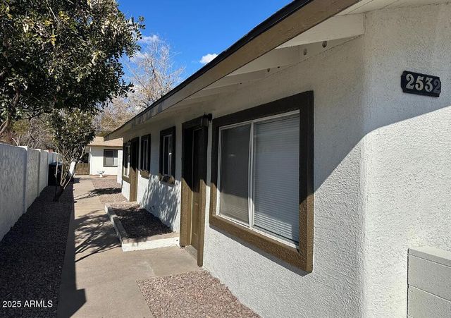 2532 W MORTEN Avenue A, Phoenix, AZ 85051