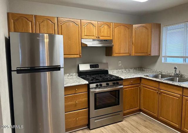 2532 W MORTEN Avenue A, Phoenix, AZ 85051