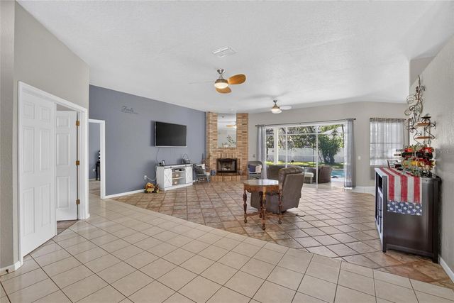2704 ASTON AVENUE, Plant City, FL 33566