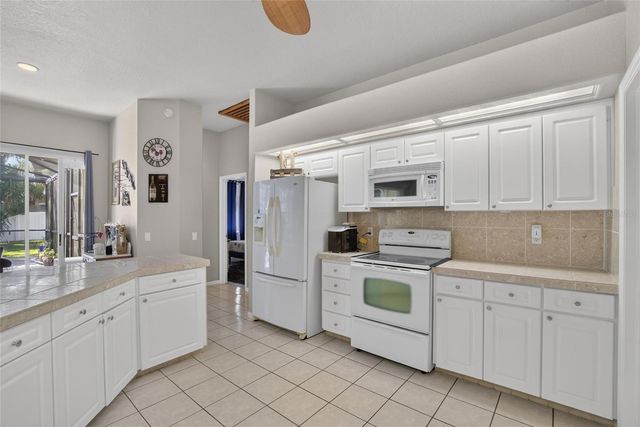 2704 ASTON AVENUE, Plant City, FL 33566