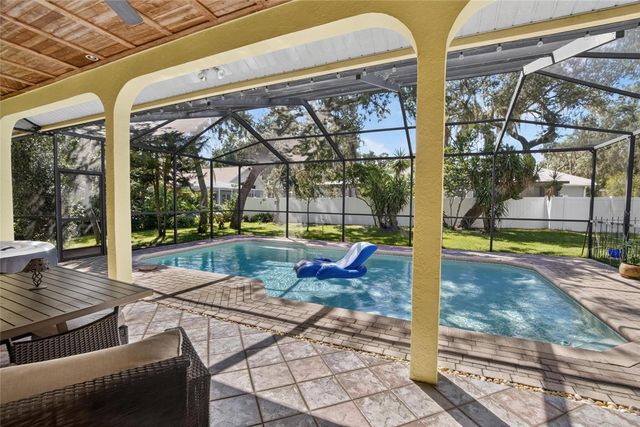 2704 ASTON AVENUE, Plant City, FL 33566