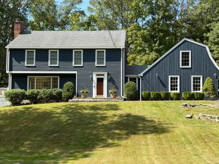 11 Ravenwood Drive, Weston, CT 06883