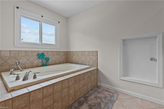 2277 Lynx DR, Virginia Beach, VA 23456